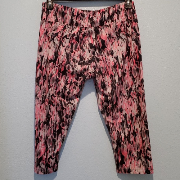 2/$15 SALE Marika Activewear Capri Leggings - Picture 3 of 8